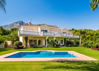 Elegant family villa located in one of the most luxurious and prestigious urbanizations in Marbella