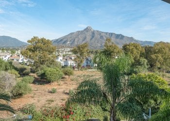 Short-term Only - Lovely apartment with views of La Concha and only a few steps from Puerto Banús
