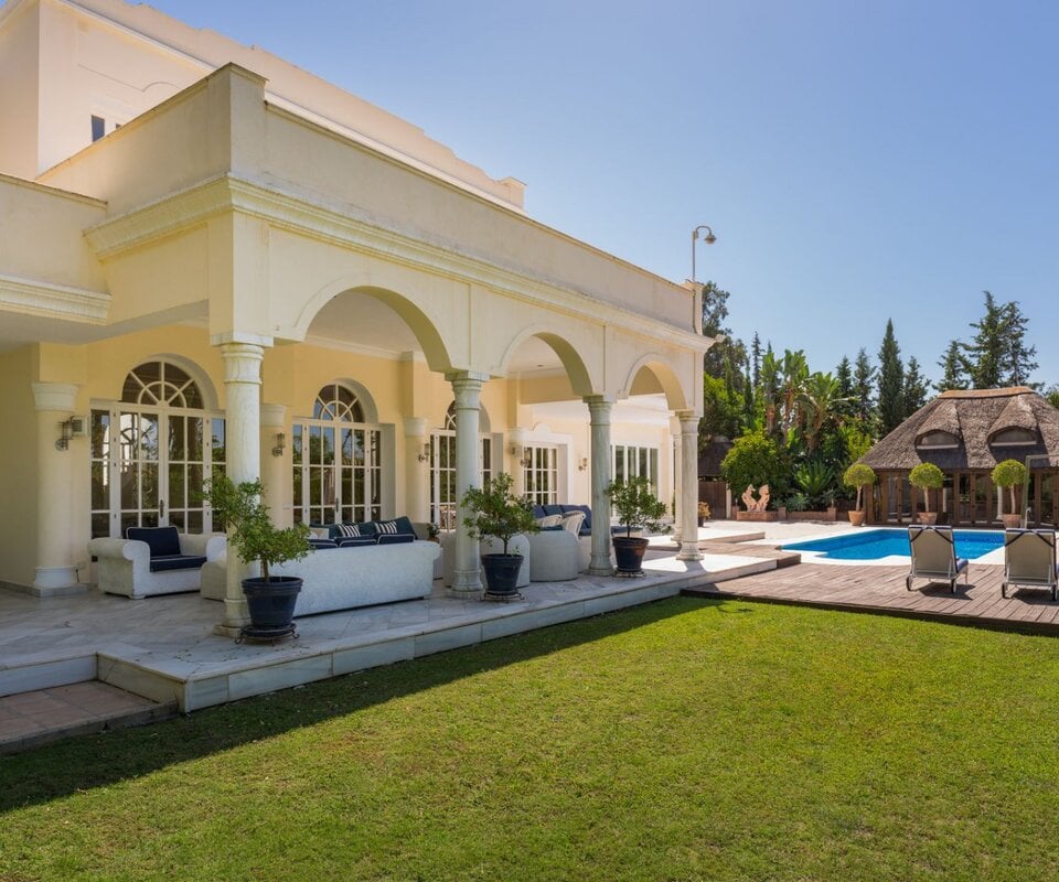 Classical-style villa in the heart of Paraíso Medio