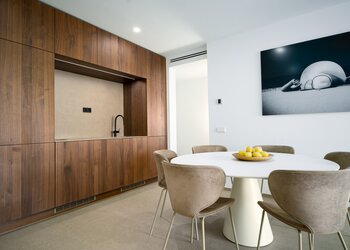 Schöne komplett renovierte Wohnung in Marina Puente Romano