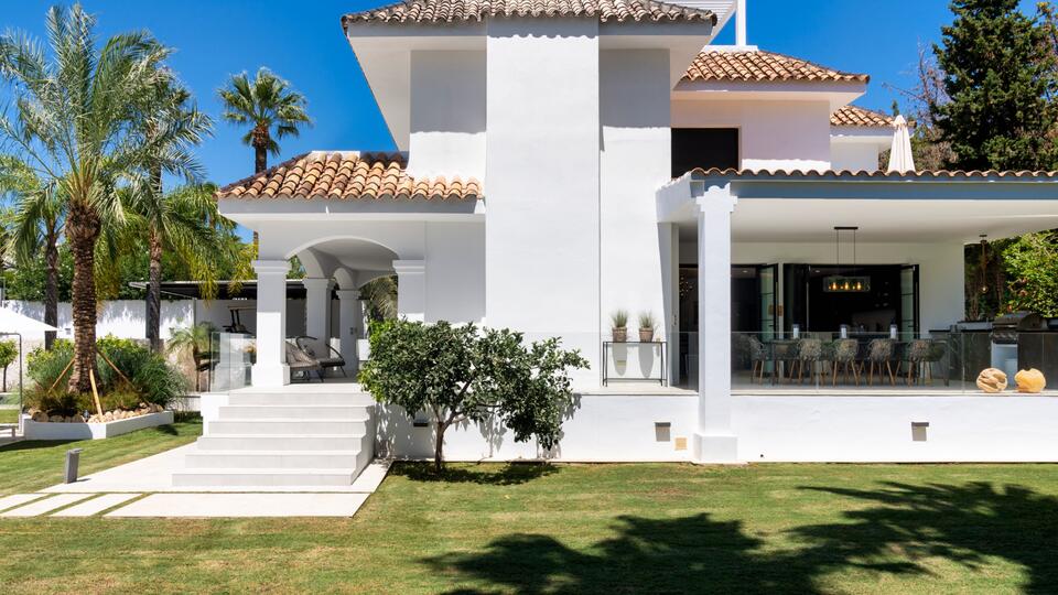Fully renovated villa in the Golf Valley 