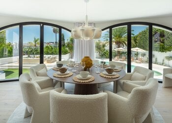 Schitterende en unieke villa in mediterrane stijl in het hart van de golfvallei