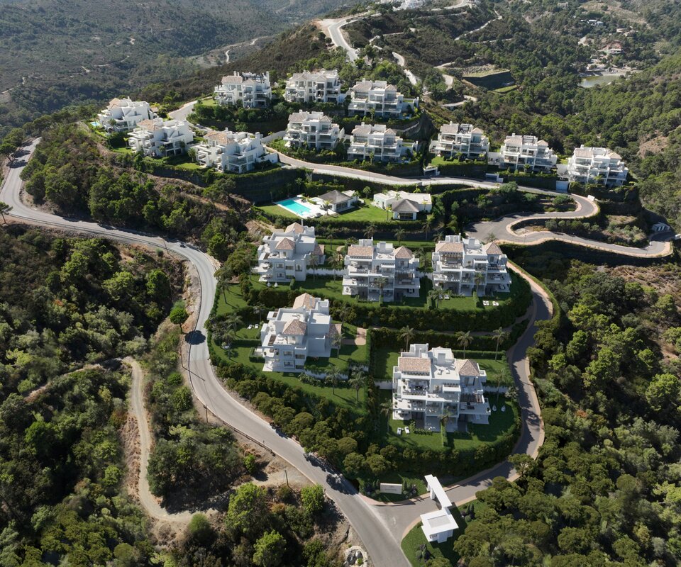 Wohnung in Marbella Club Hills mit Meer- und Bergblick