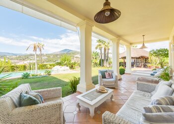 Villa with spectacular panoramic views in Monte Halcones