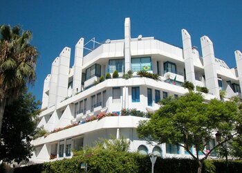 Duplex apartment in Marbella within a short walk to the beach