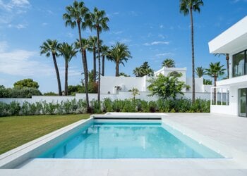 Lovely contemporary family villa in El Paraíso