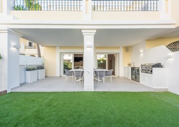 Completely renovated townhouse in the Aloha